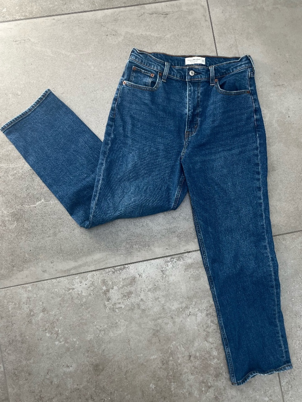 Abercrombie and Fitch Ultra High Rise Jean Size 29